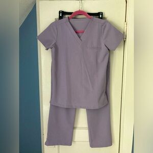 Mandala Scrubs Xxs petite Ube color Like new